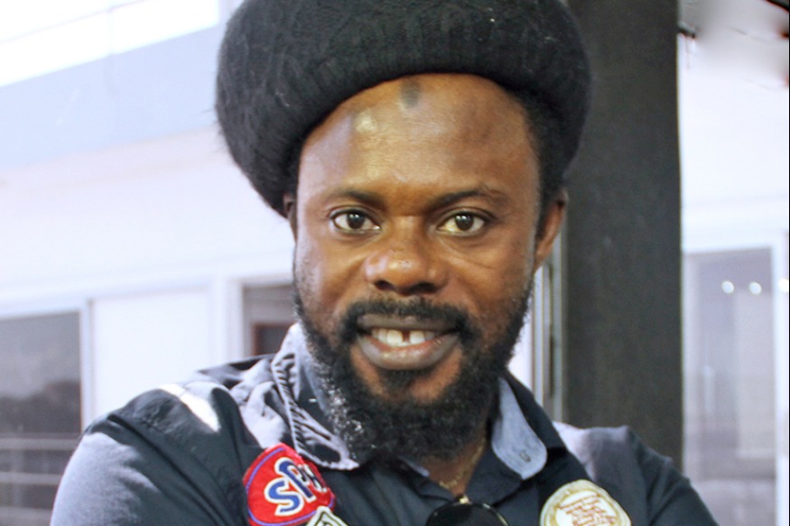 JIM KAMSON SIGNE SON GRAND RETOUR