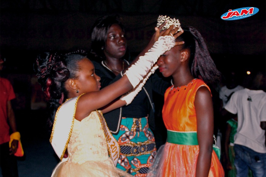 MISS PREMIUM 2018 : DÉCOUVREZ LA NOUVELLE REINE DE BEAUTĖ